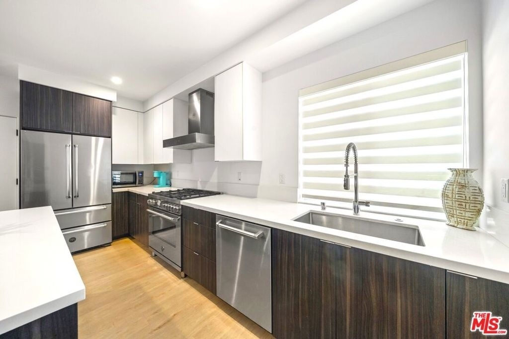 497 N St Andrews Place - Photo 9