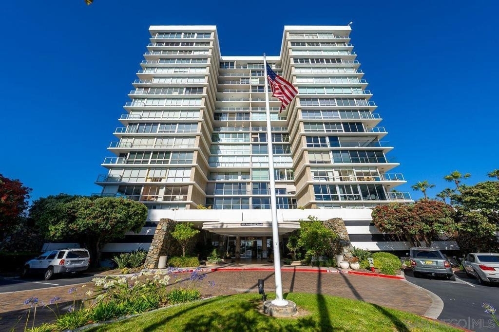 1820 Avenida Del Mundo - Photo 0