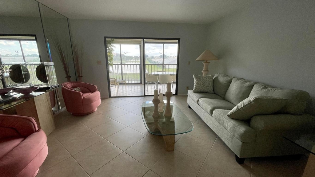 6866 Huntington Lane - Photo 4