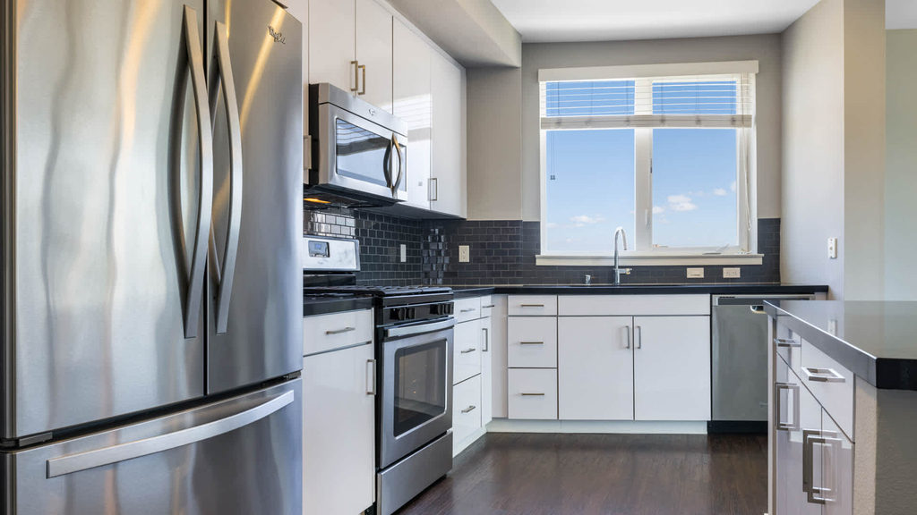 5900 Center Dr - Photo 6
