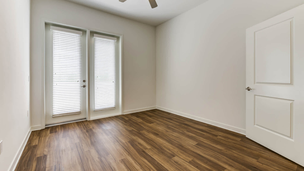 5900 Center Dr - Photo 22