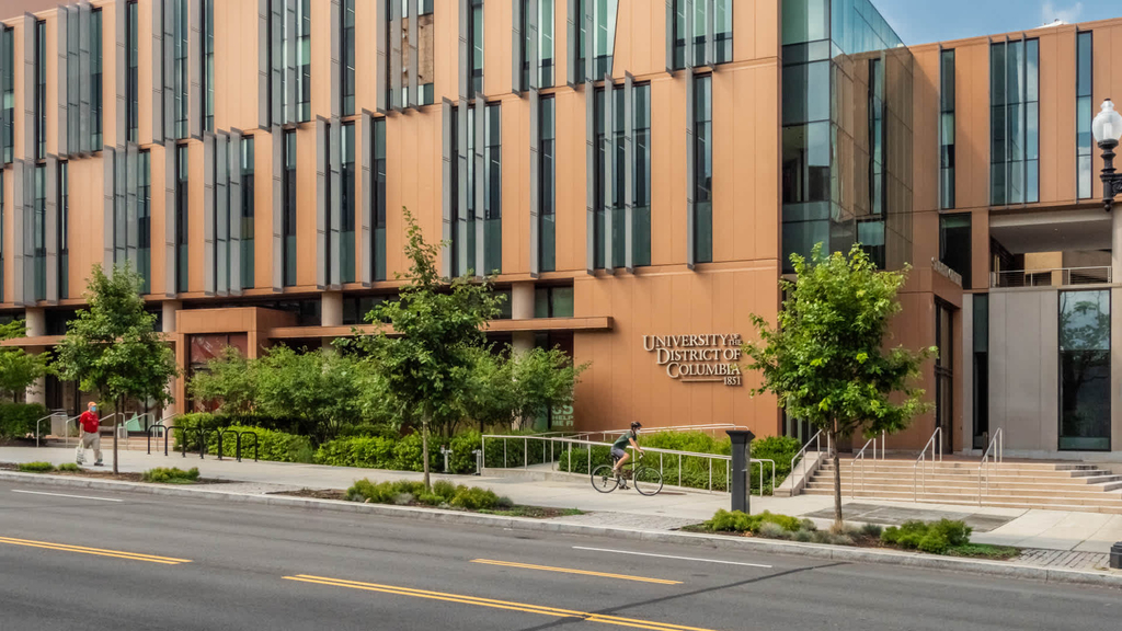 3003 Van Ness St. Nw - Photo 21