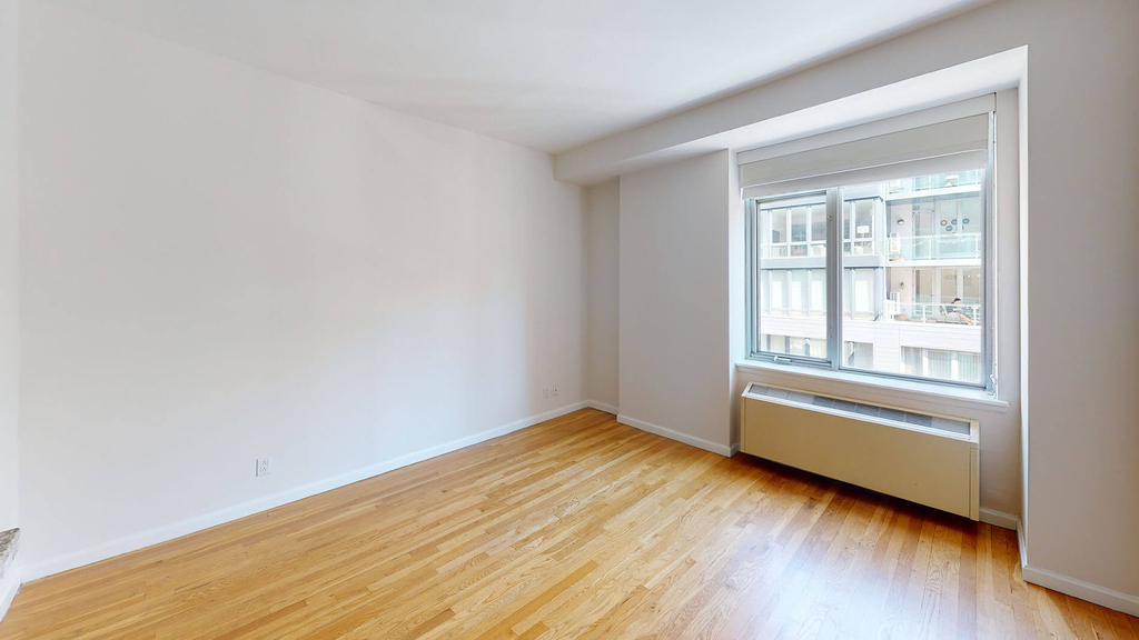 120 W. 21st - Photo 4