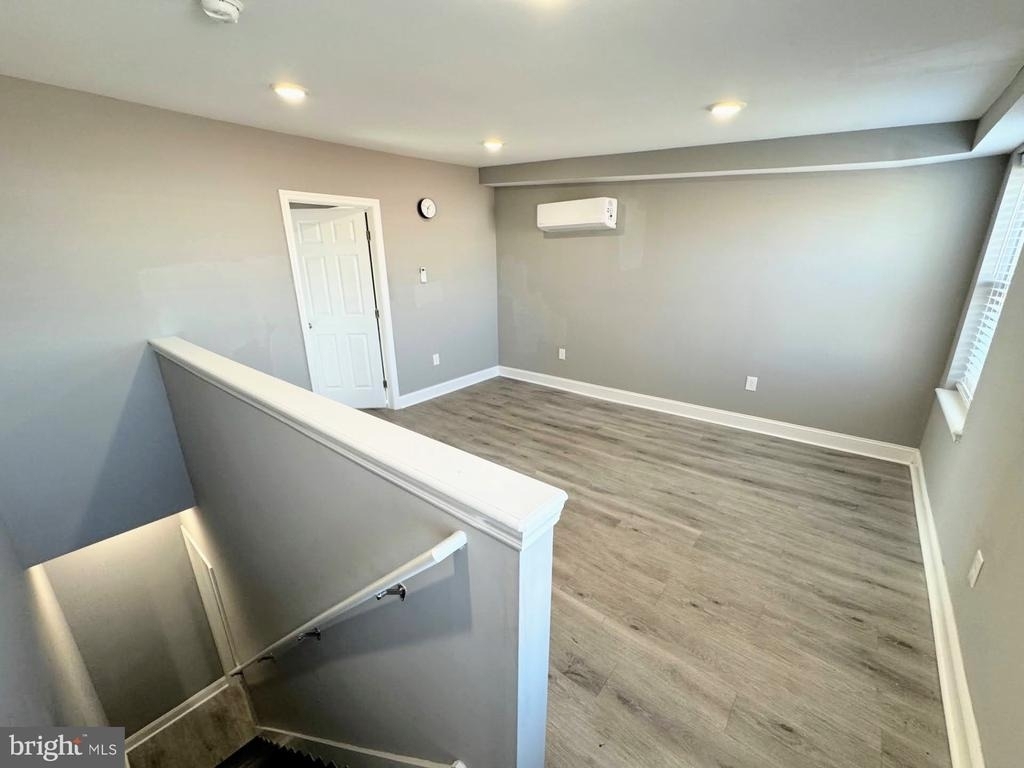 2417 W Jefferson Street - Photo 10