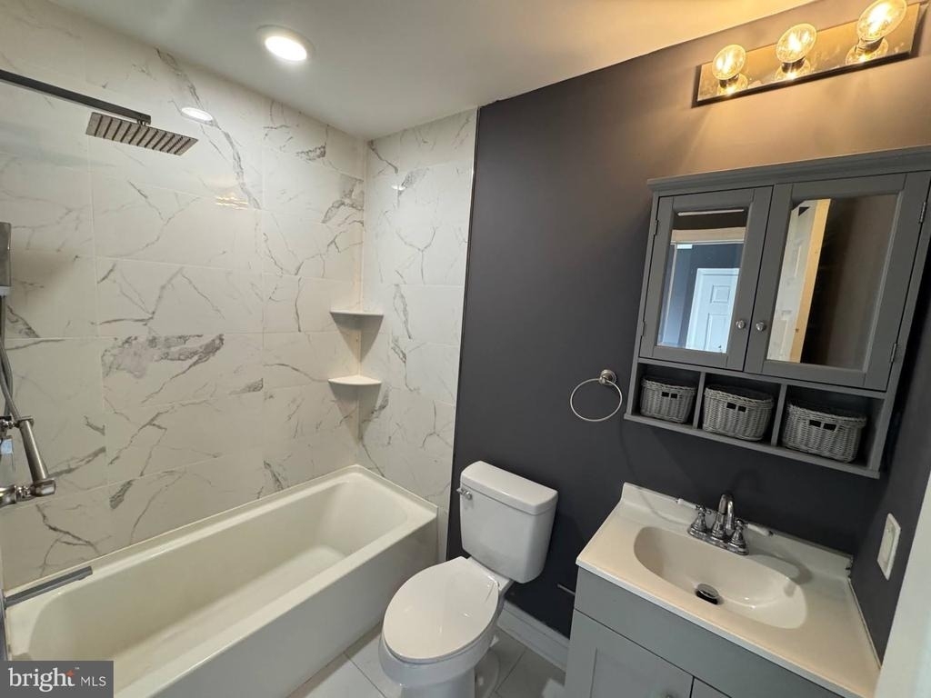 2417 W Jefferson Street - Photo 16
