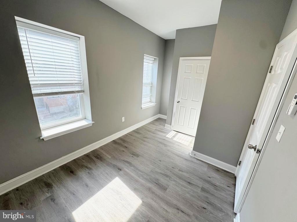 2417 W Jefferson Street - Photo 6