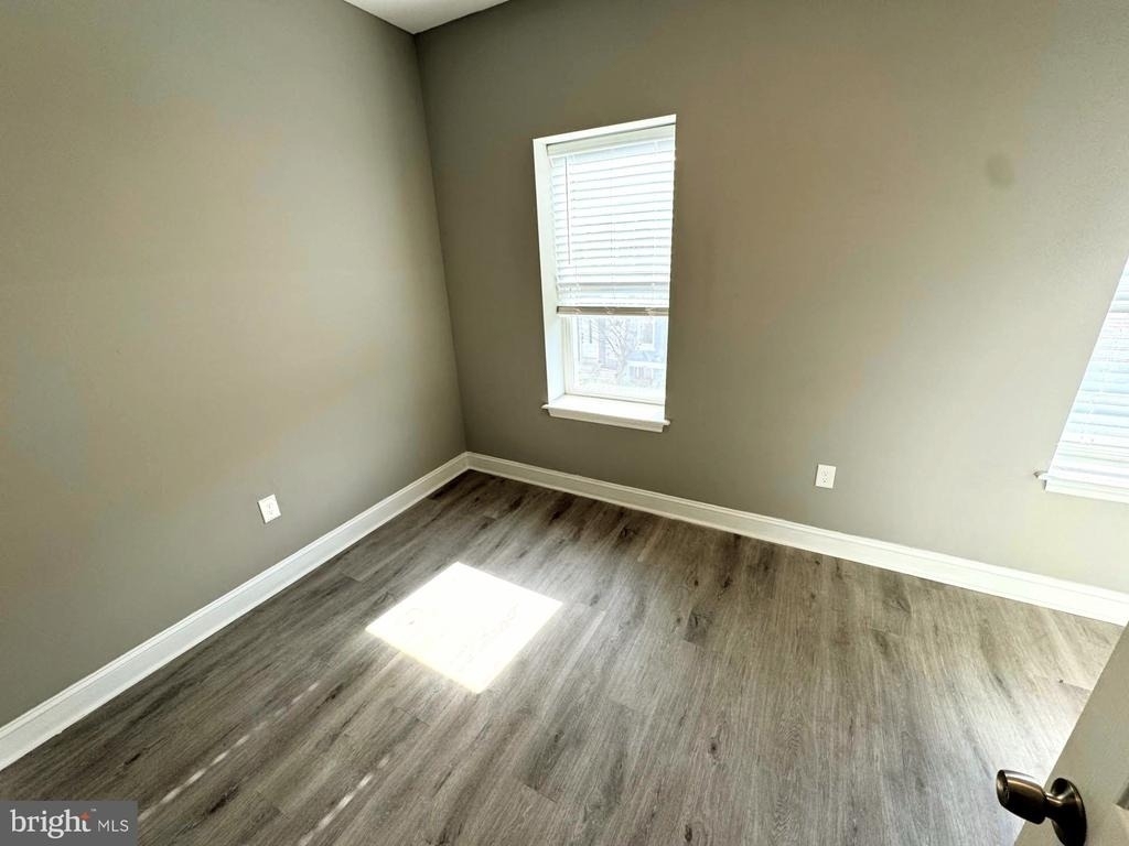 2417 W Jefferson Street - Photo 2