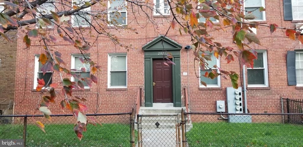 2821 7th Street Ne - Photo 0