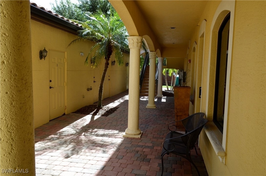 1625 Se 46th Street - Photo 1