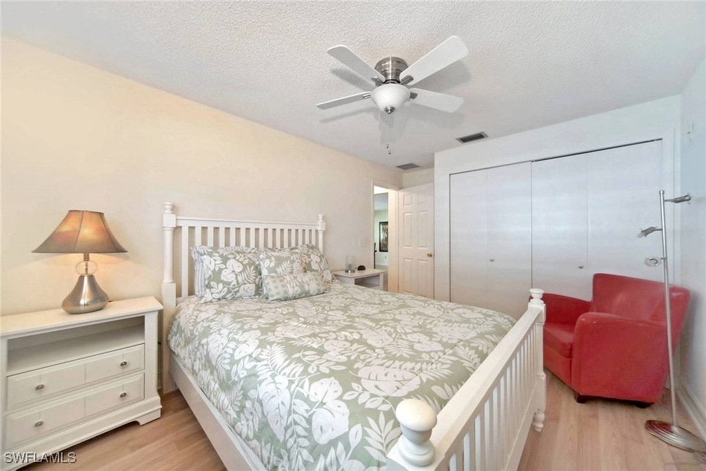 1140 Sw 44th Street - Photo 8