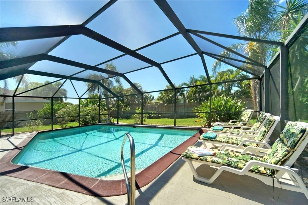 1140 Sw 44th Street - Photo 0