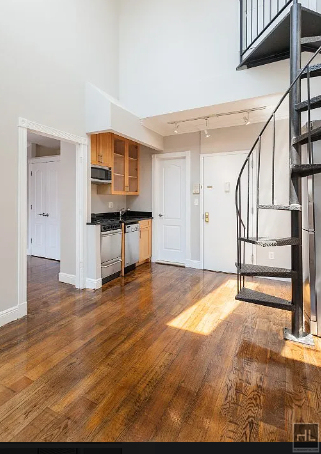 West 21st Street - Photo 2