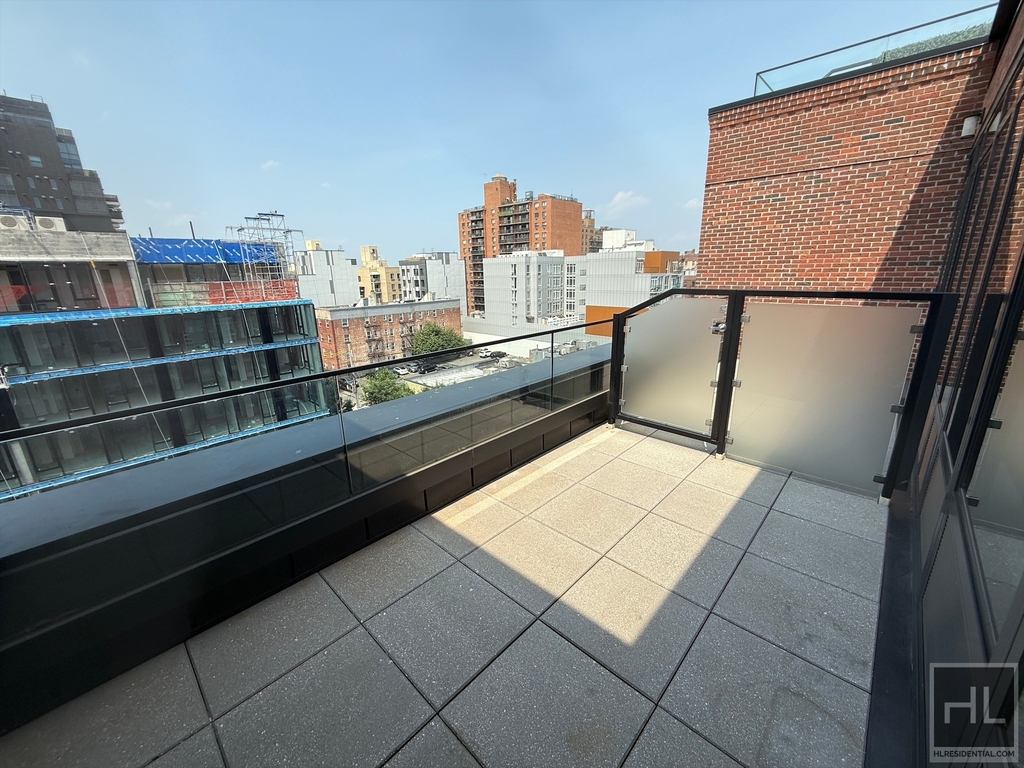 Northern Boulevard - Photo 6