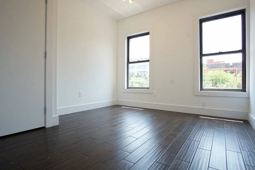 807 Quincy Street - Photo 0
