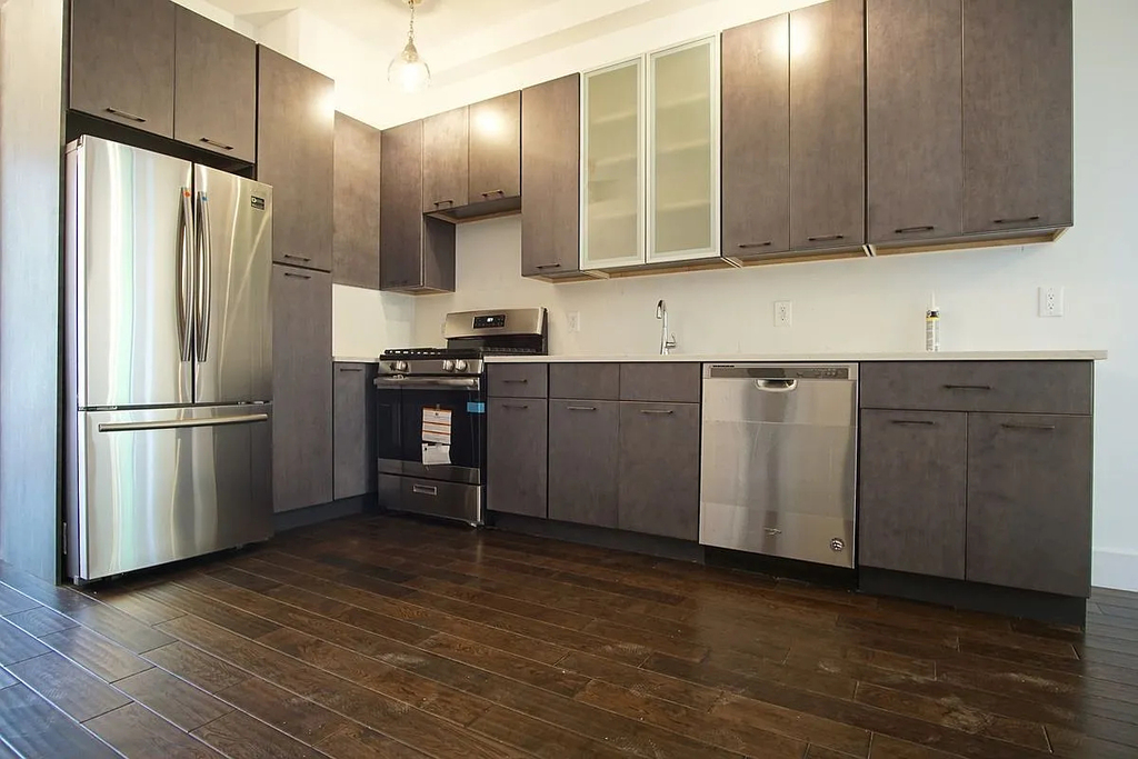 807 Quincy Street - Photo 1