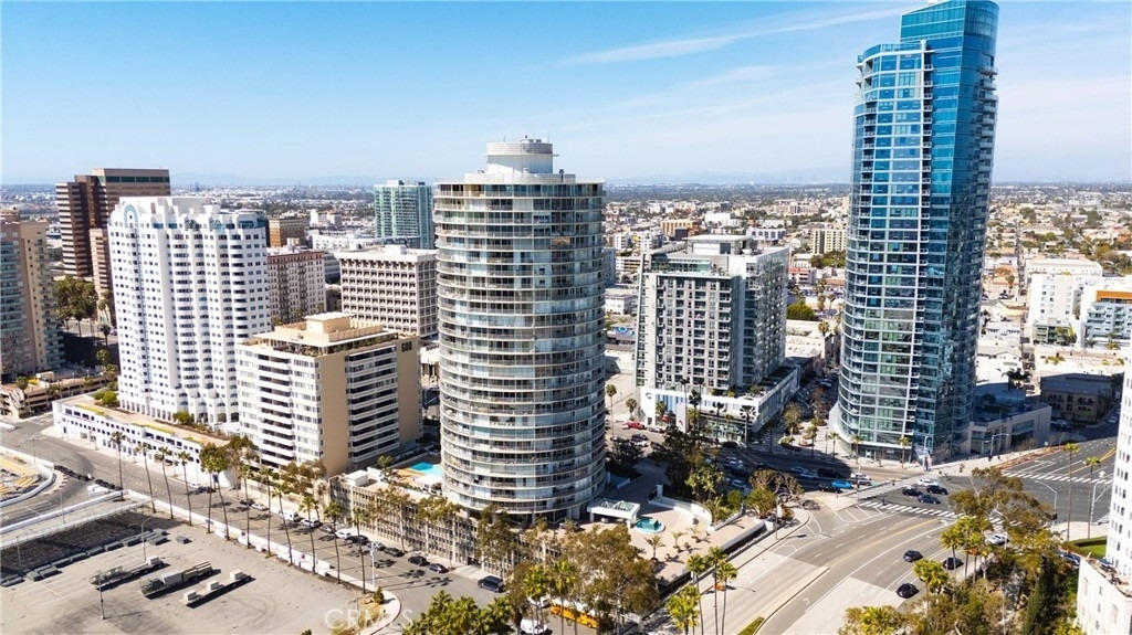 700 E Ocean Boulevard - Photo 2