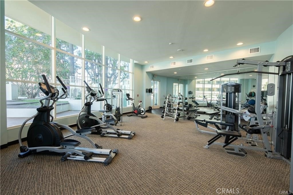700 E Ocean Boulevard - Photo 36