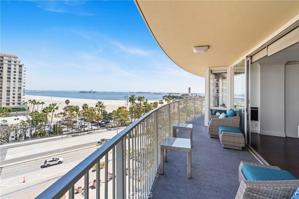 700 E Ocean Boulevard - Photo 3