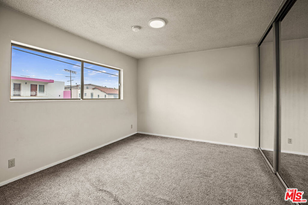 1295 Federal Avenue - Photo 5