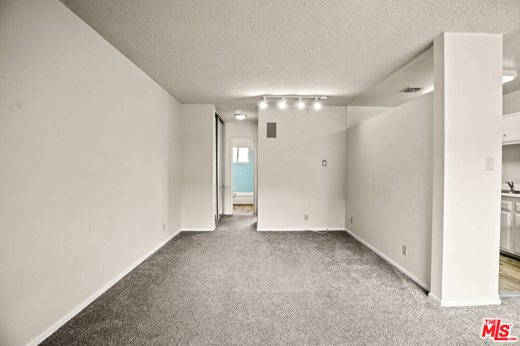 1295 Federal Avenue - Photo 4