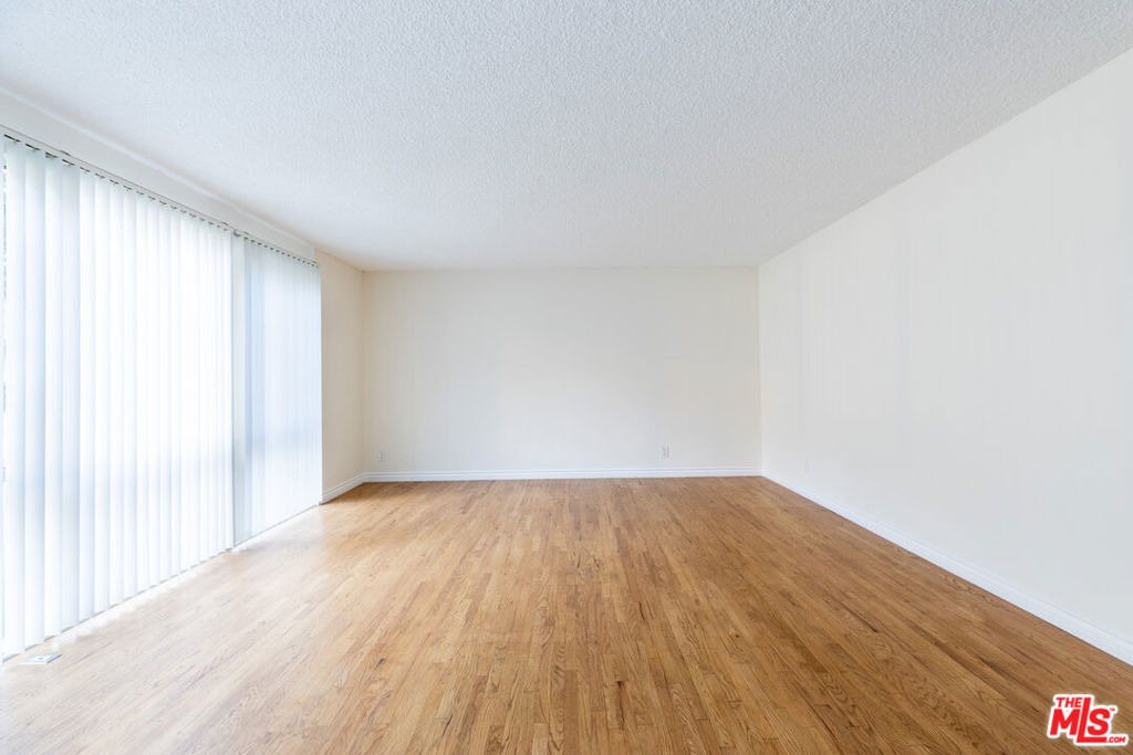 11131 Rose Avenue - Photo 6