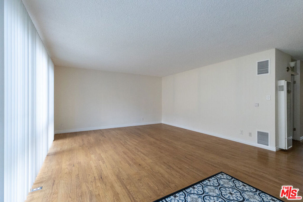 11131 Rose Avenue - Photo 13