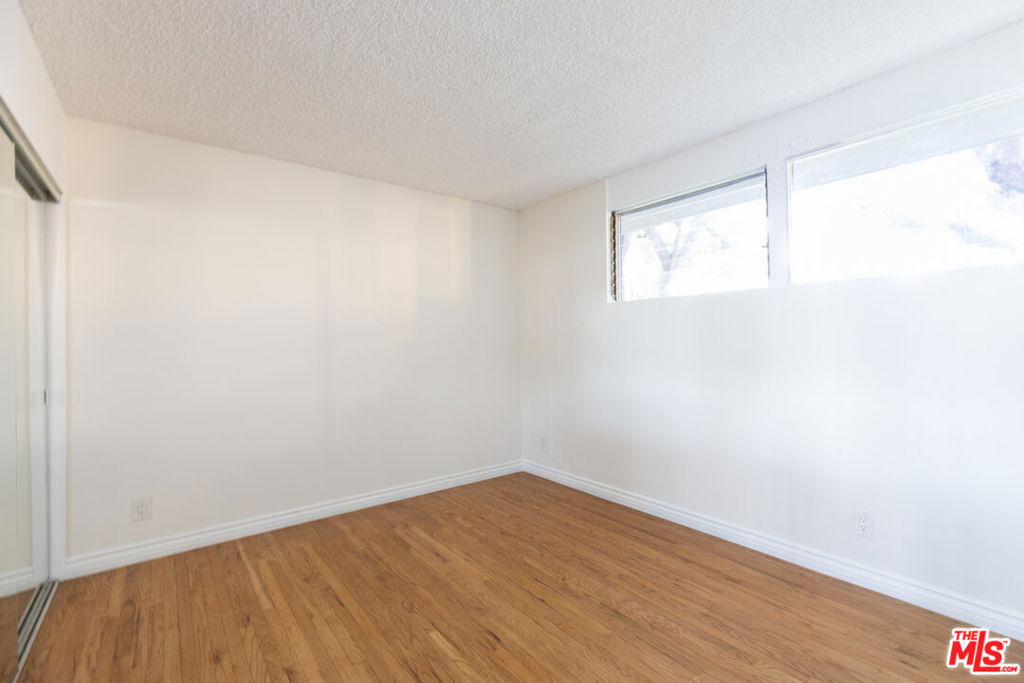11131 Rose Avenue - Photo 16