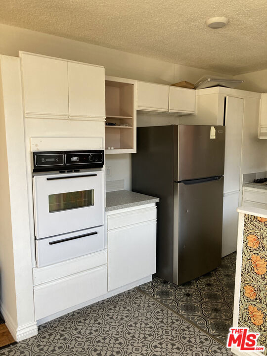 11131 Rose Avenue - Photo 1
