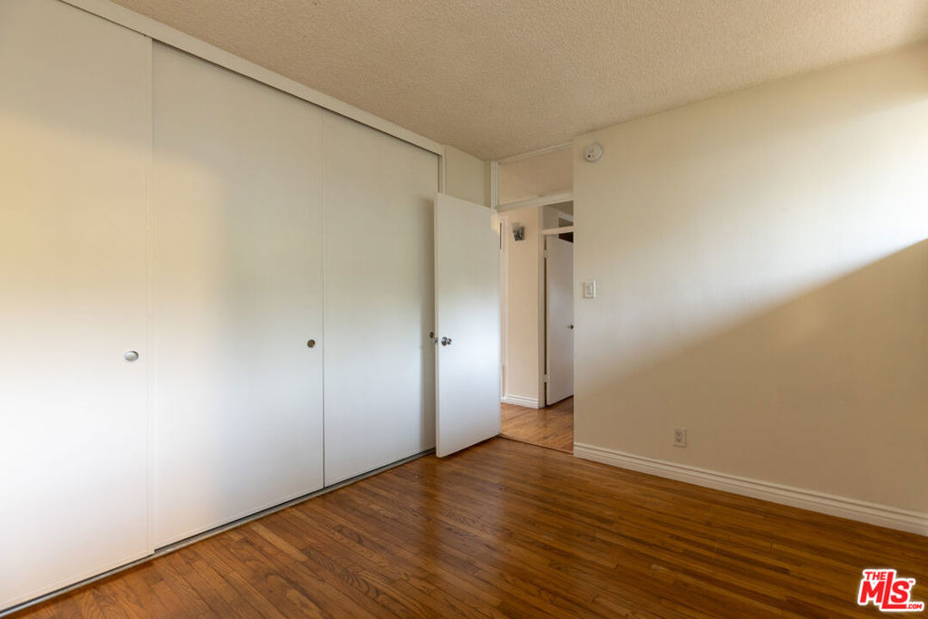 11131 Rose Avenue - Photo 8
