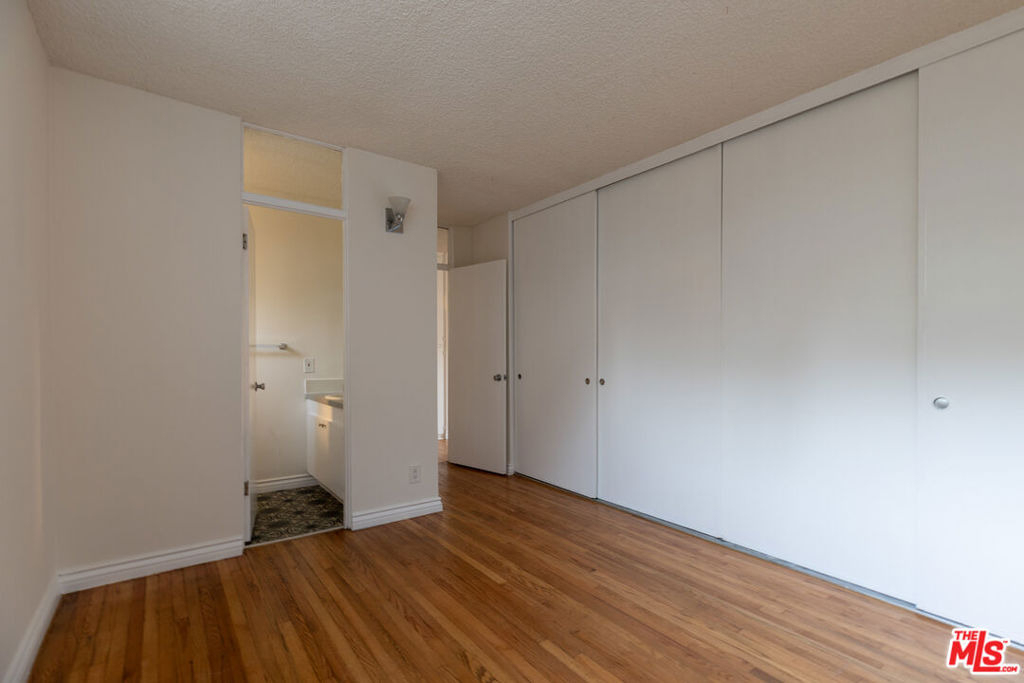 11131 Rose Avenue - Photo 10