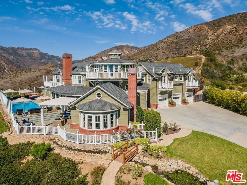 6277 Sea Star Drive - Photo 2