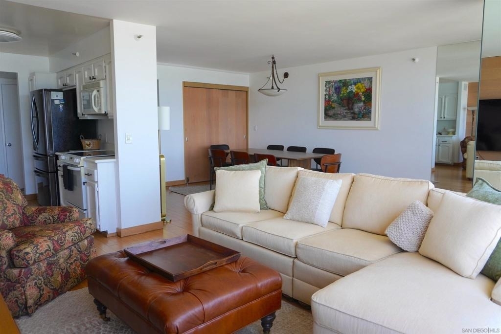 1820 Avenida Del Mundo - Photo 2
