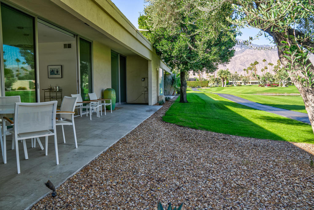 24 Desert Lakes Drive - Photo 3