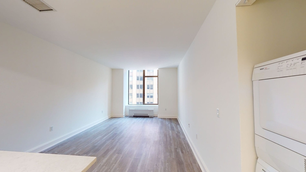 10 Hanover Square - Photo 2