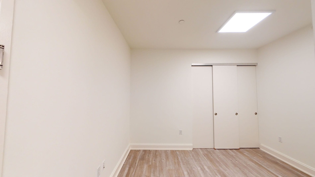 10 Hanover Square - Photo 3