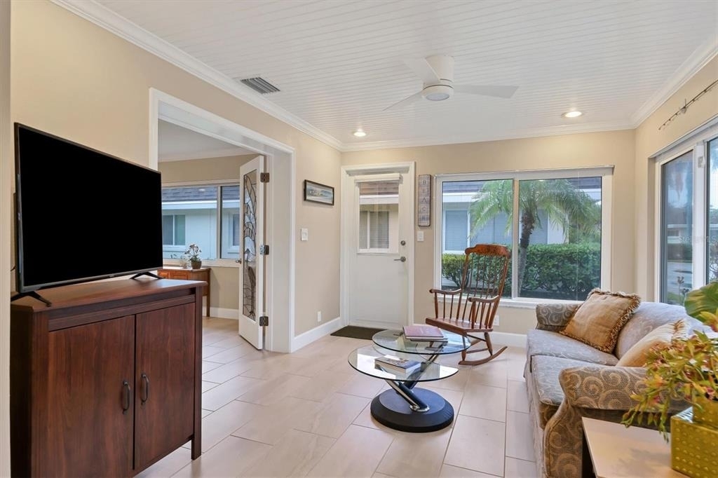1900 Benjamin Franklin Drive - Photo 15