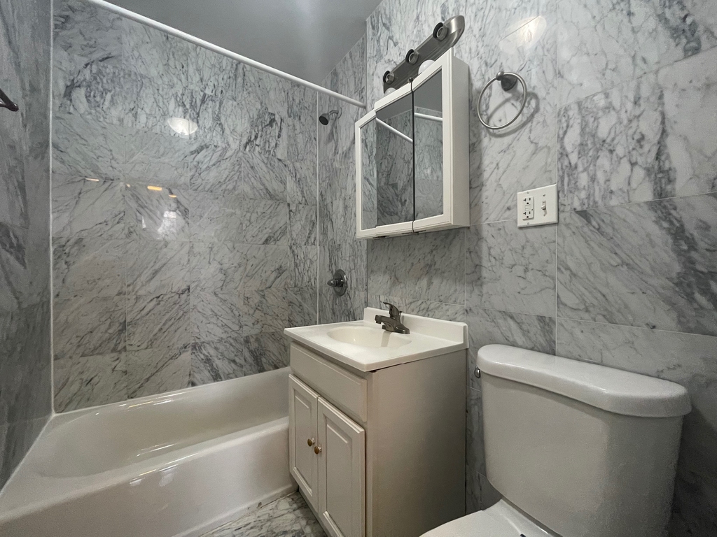 2510 Ocean Parkway - Photo 8