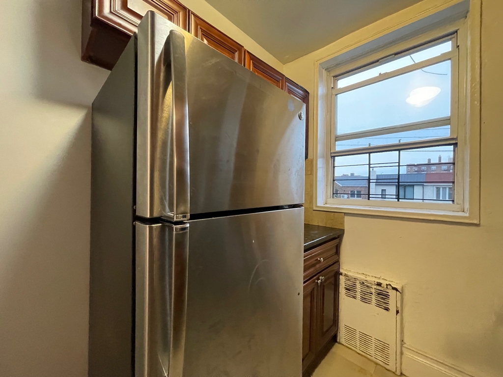 2510 Ocean Parkway - Photo 4