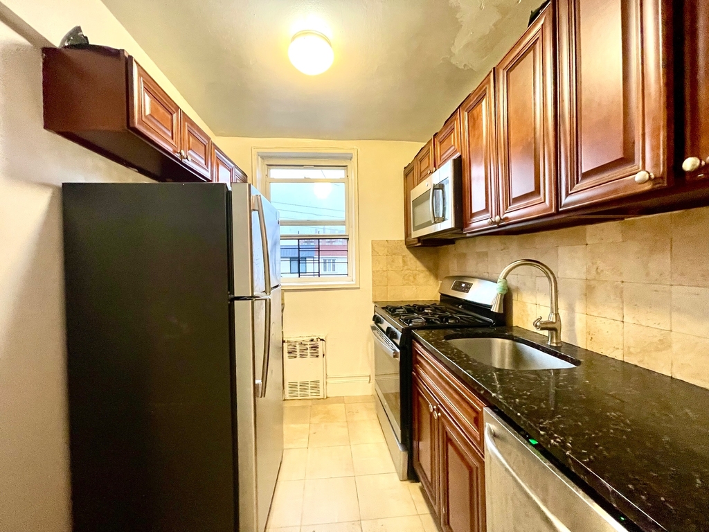 2510 Ocean Parkway - Photo 5