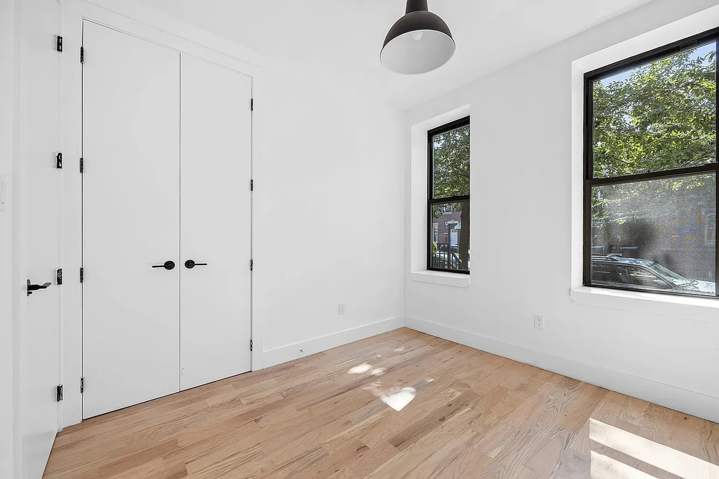 3056 44th Street - Photo 2