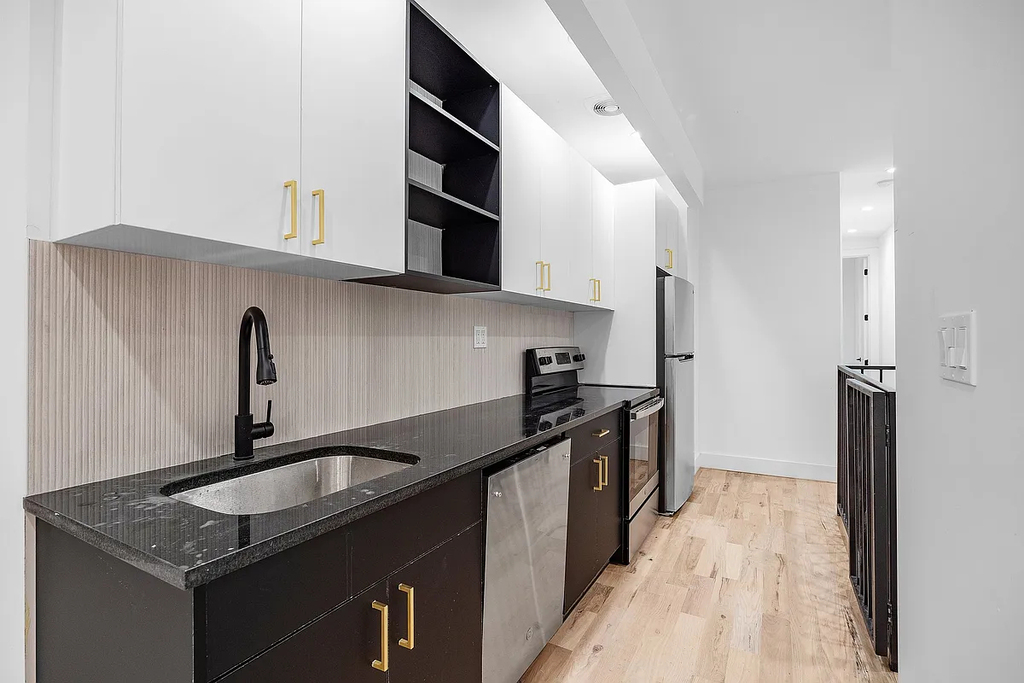 3056 44th Street - Photo 4