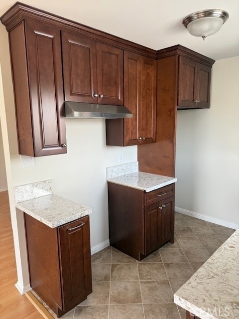 1131 N Kenmore Avenue - Photo 9