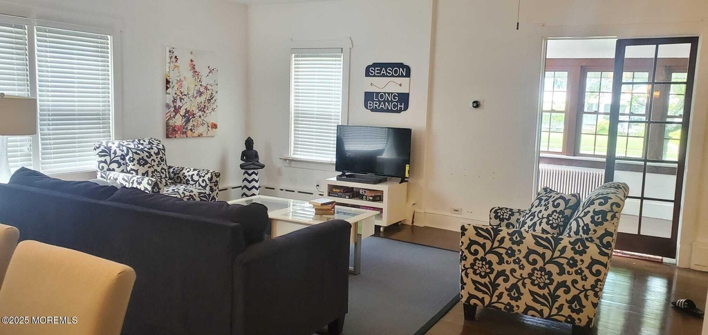 393 Bath Avenue - Photo 4