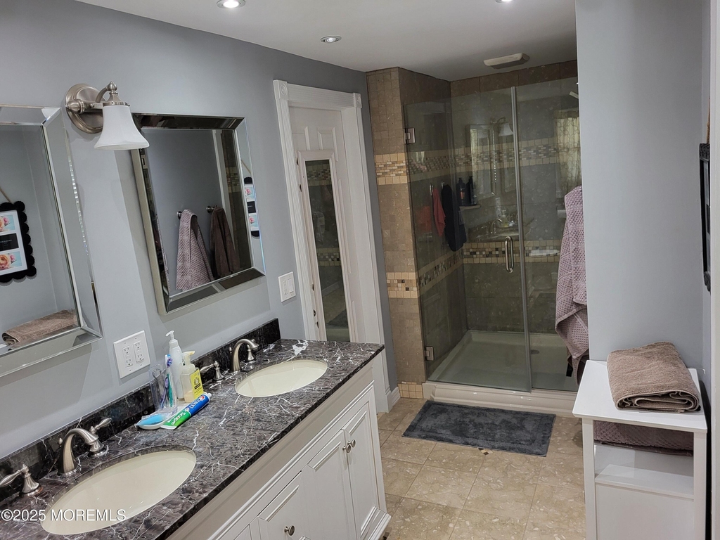 393 Bath Avenue - Photo 15