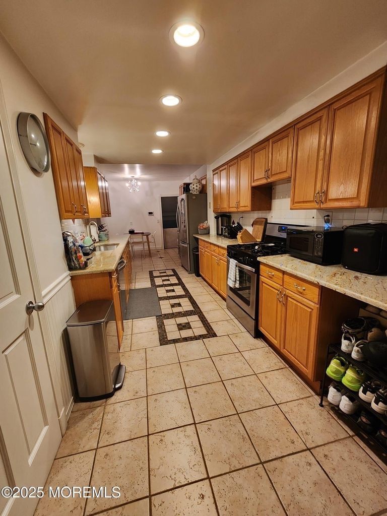 393 Bath Avenue - Photo 18