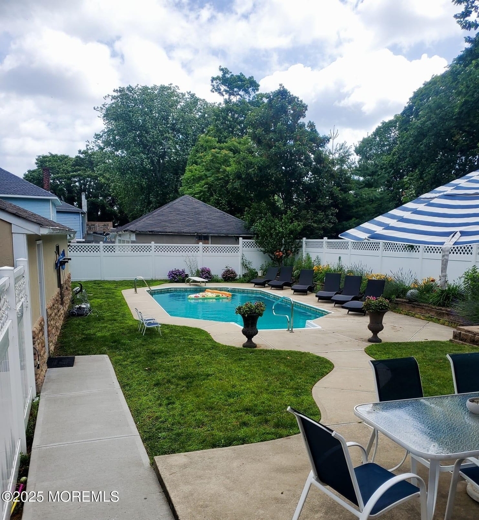 393 Bath Avenue - Photo 12
