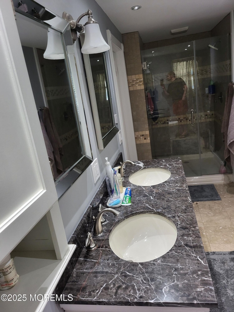 393 Bath Avenue - Photo 14