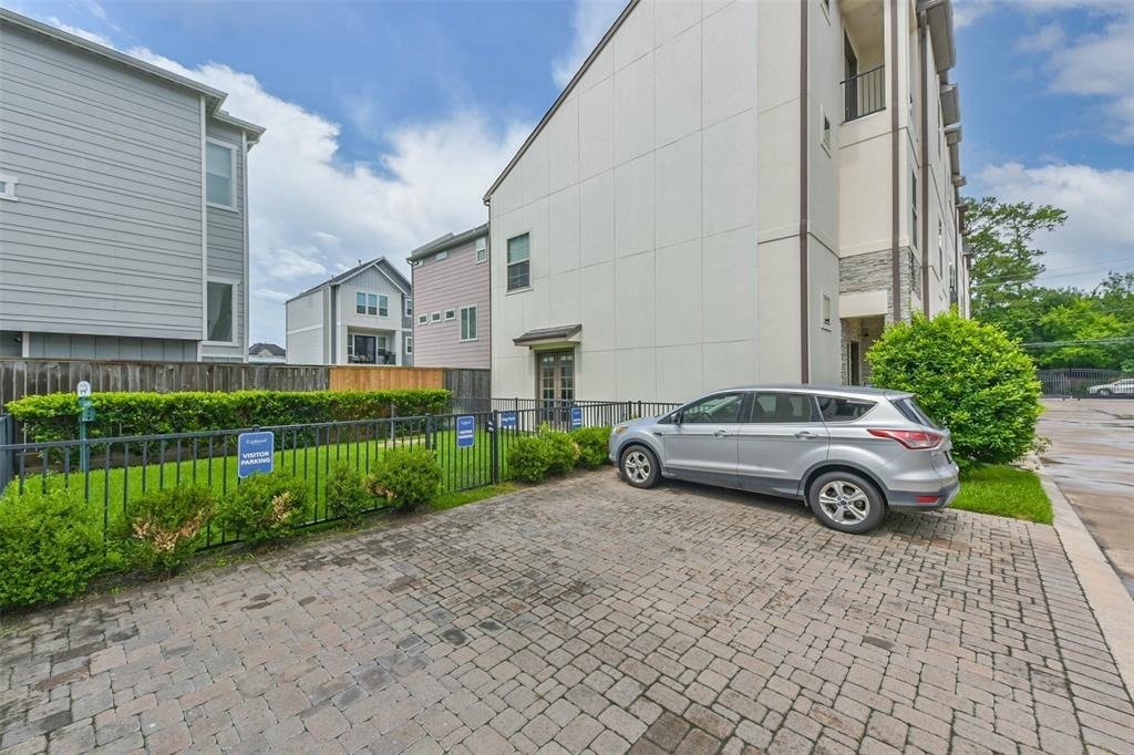 10914 Brookeshire Chase Lane - Photo 3