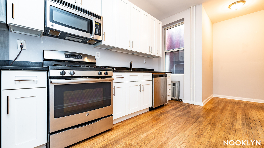 183 Jefferson Street - Photo 4