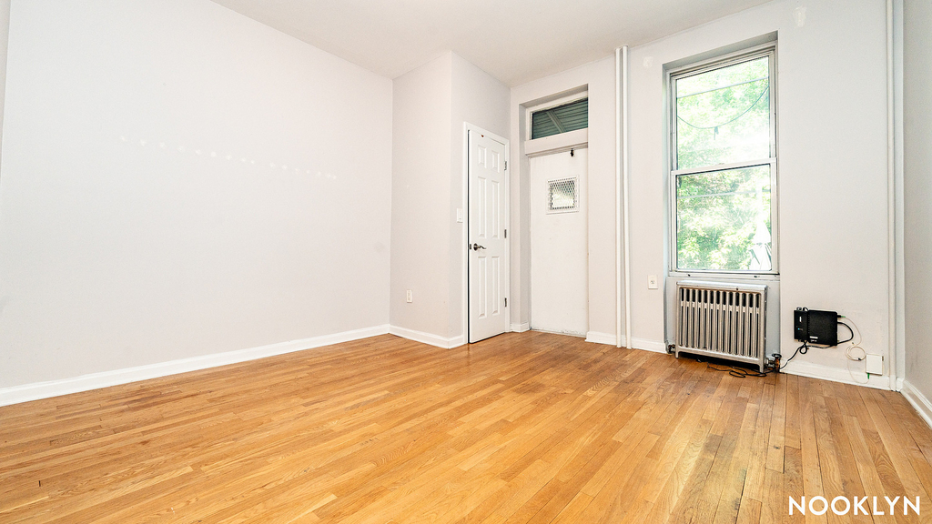 183 Jefferson Street - Photo 2